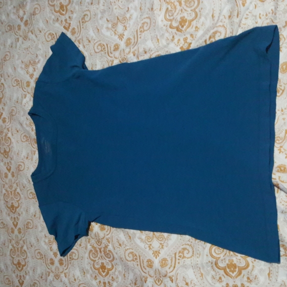 Tops - Picture 3 of 5